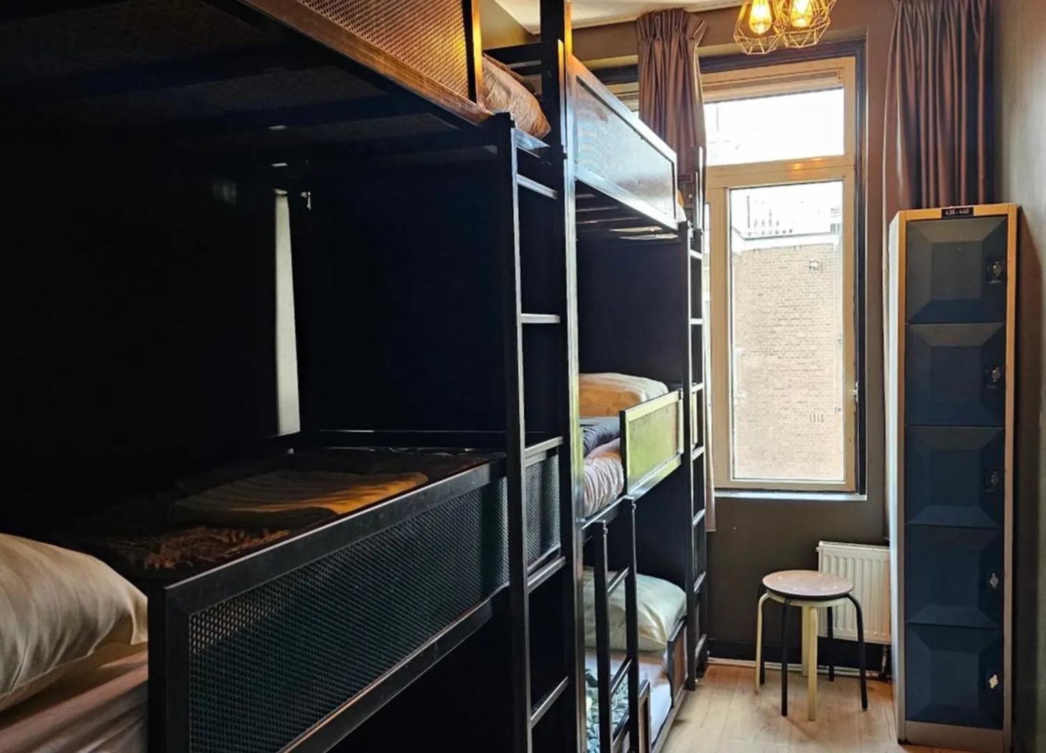 Crossroads Hostel Amsterdam